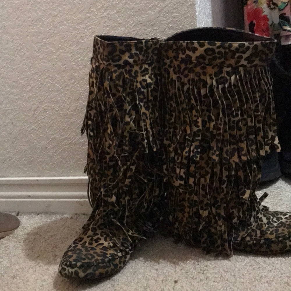 Fringe boots